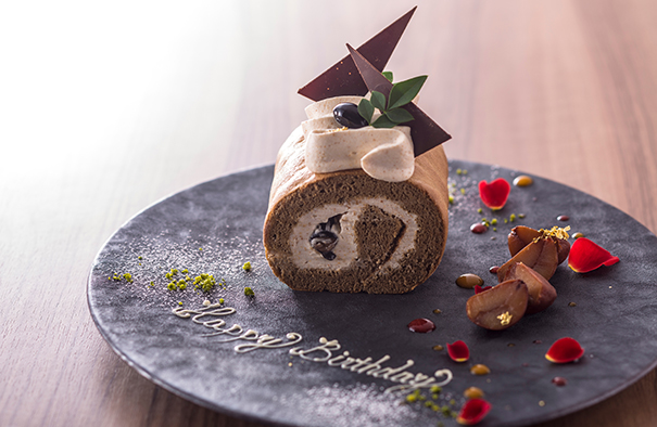 Gion Tsujiri Hojicha and Kyo Kinako Roll Cake